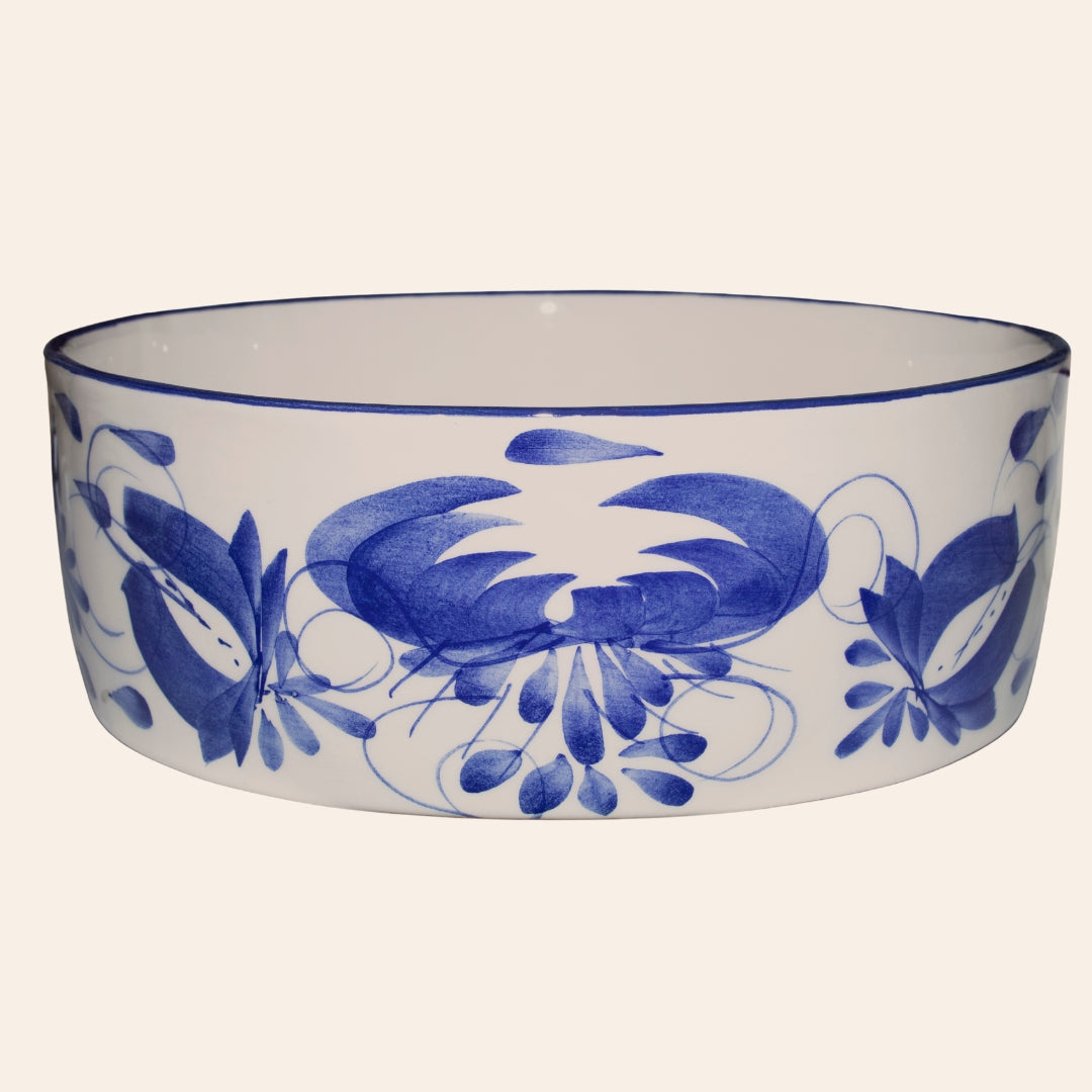 Bowl Madrid ensaladera cerámica artesanal decoración tradicional Florelba azul cobalto, hecha a mano en El Carmen de Viboral