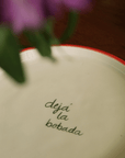 Plato Moderno 22cm - dejá la bobada - Cerámicas Carmesí